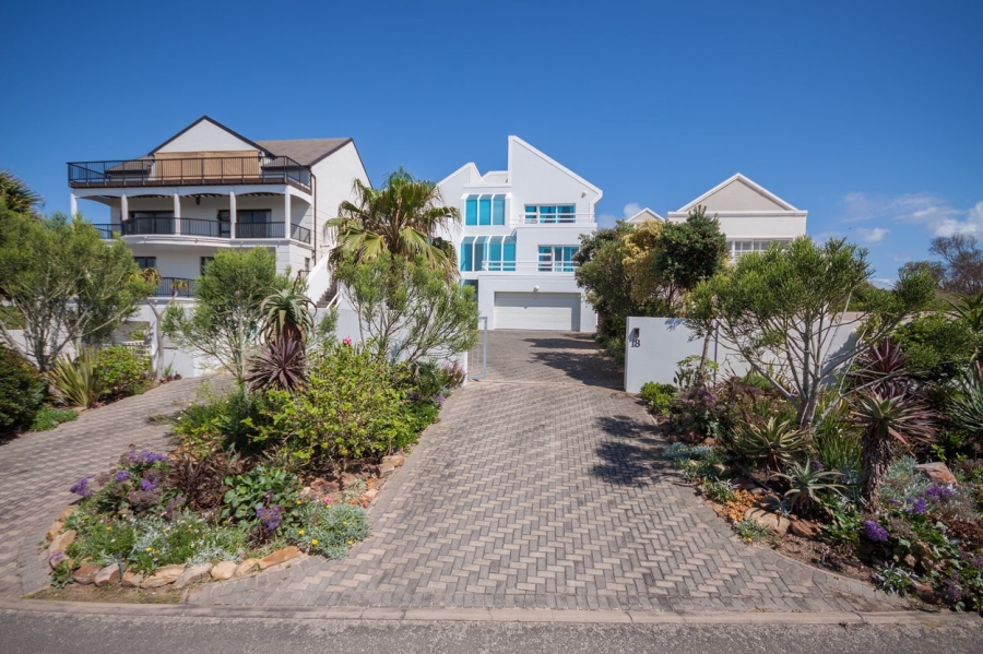 5 Bedroom Property for Sale in Royal Alfred Marina Eastern Cape
